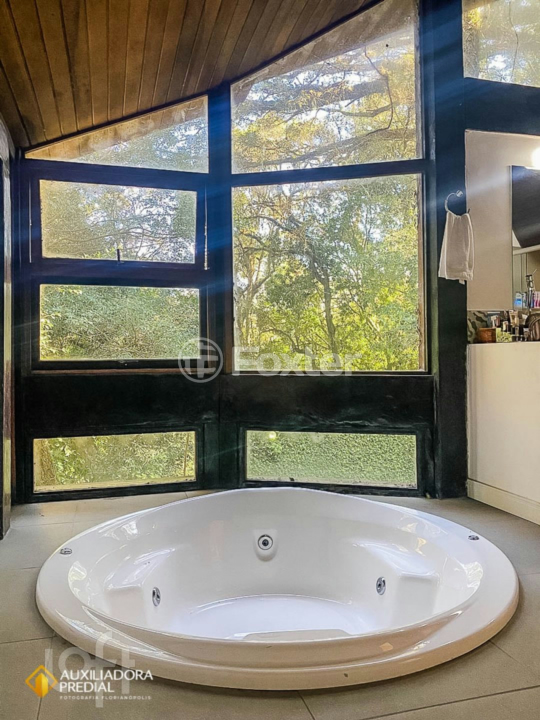Casa à venda com 7 quartos, 600m² - Foto 24