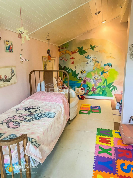 Casa à venda com 7 quartos, 600m² - Foto 27