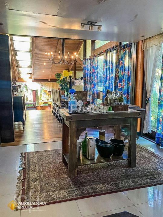 Casa à venda com 7 quartos, 600m² - Foto 9