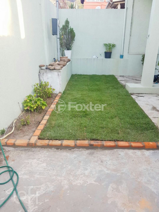 Casa à venda com 4 quartos, 258m² - Foto 2