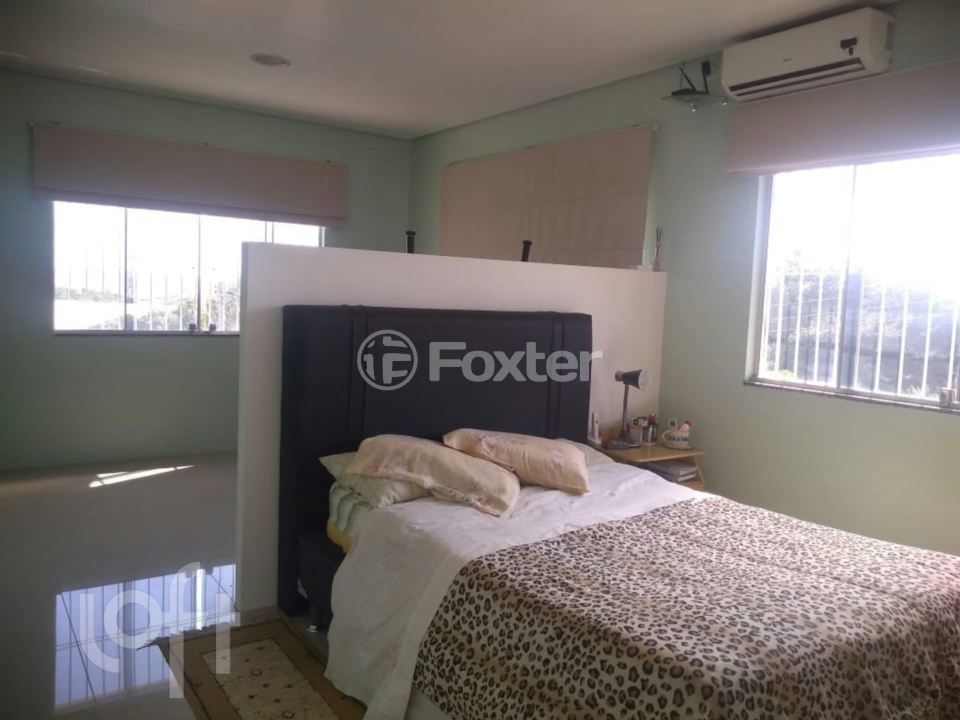 Casa à venda com 4 quartos, 258m² - Foto 18
