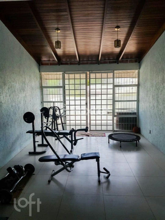 Casa à venda com 4 quartos, 258m² - Foto 11