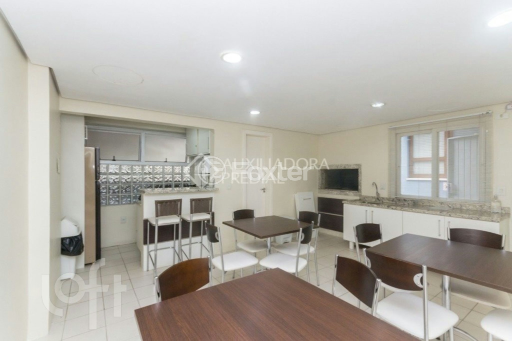 Apartamento à venda com 2 quartos, 75m² - Foto 33