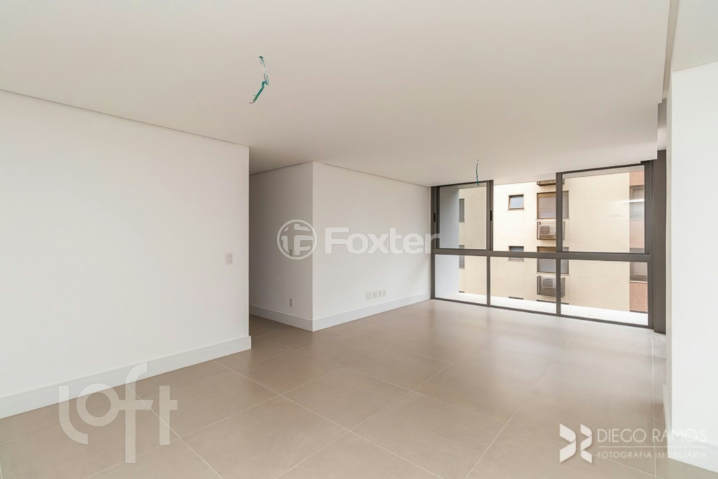 Apartamento à venda com 3 quartos, 113m² - Foto 2