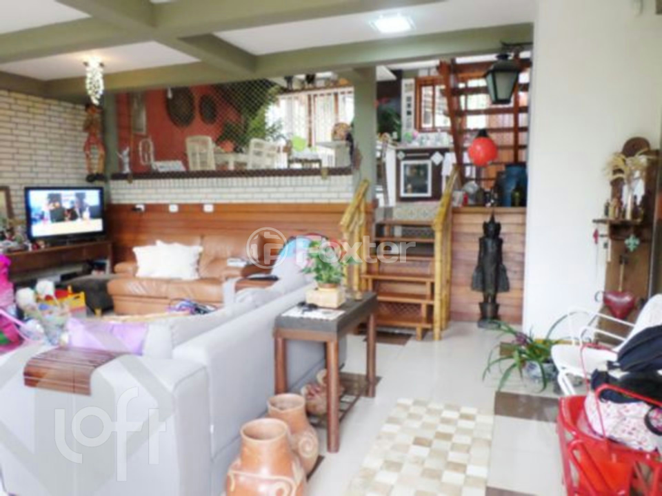 Casa à venda com 3 quartos, 157m² - Foto 1