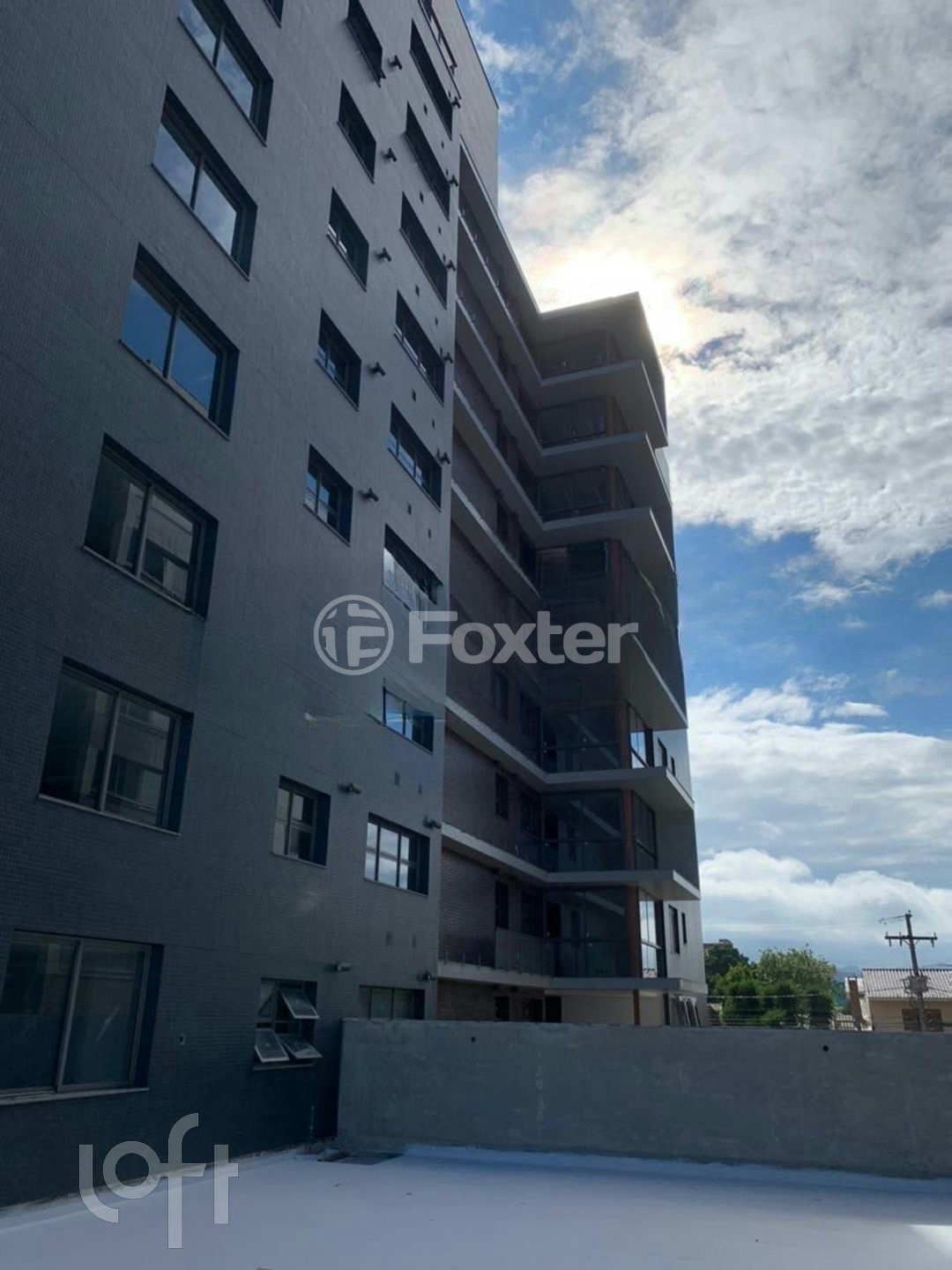 Apartamento à venda com 3 quartos, 111m² - Foto 4