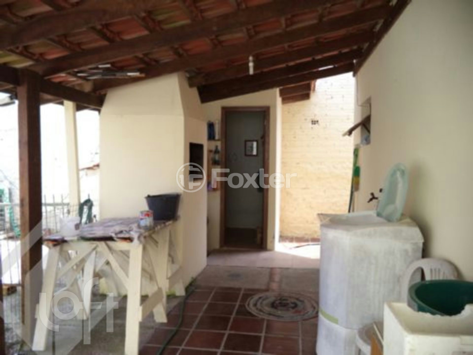 Casa à venda com 4 quartos, 240m² - Foto 4