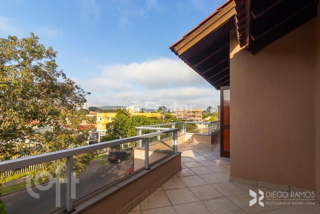 Casa à venda com 5 quartos, 323m² - Foto 7