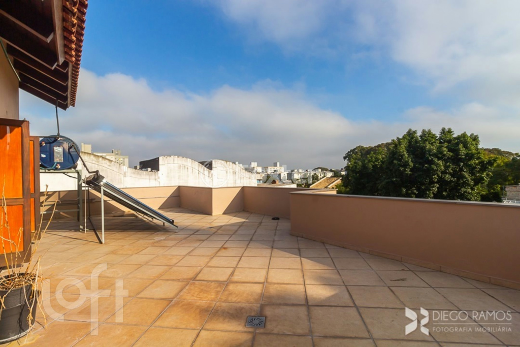 Casa à venda com 5 quartos, 323m² - Foto 8