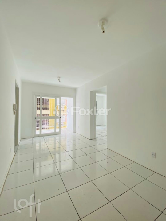 Apartamento à venda com 3 quartos, 70m² - Foto 2