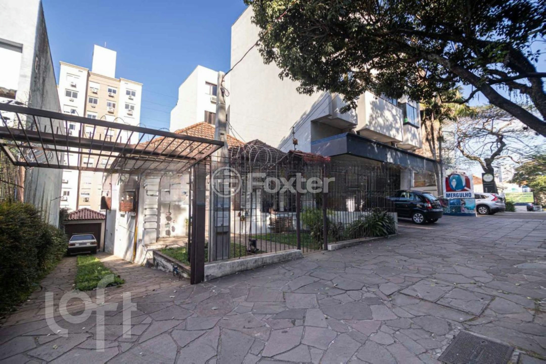 Casa à venda com 3 quartos, 250m² - Foto 2