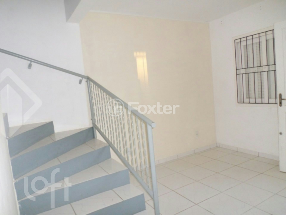Casa à venda com 2 quartos, 70m² - Foto 4