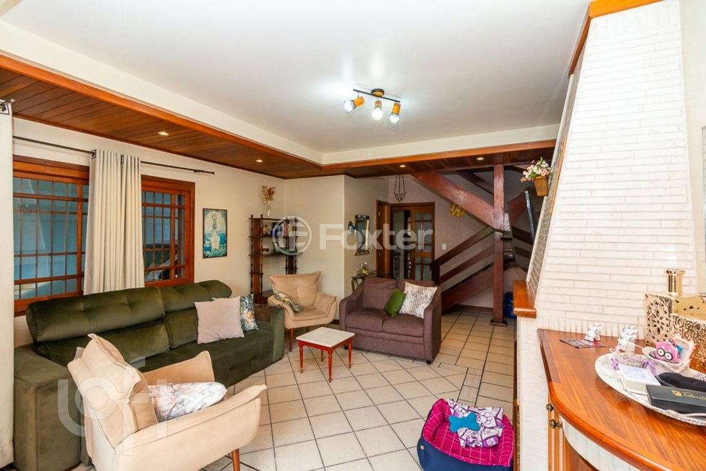Casa à venda com 5 quartos, 235m² - Foto 1