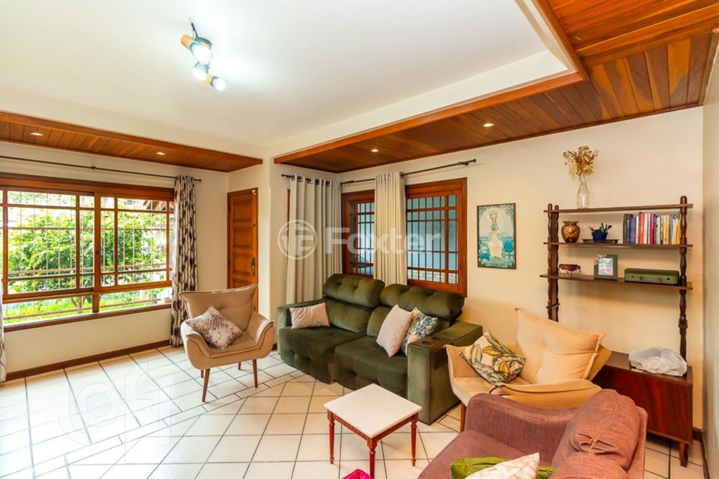 Casa à venda com 5 quartos, 235m² - Foto 3
