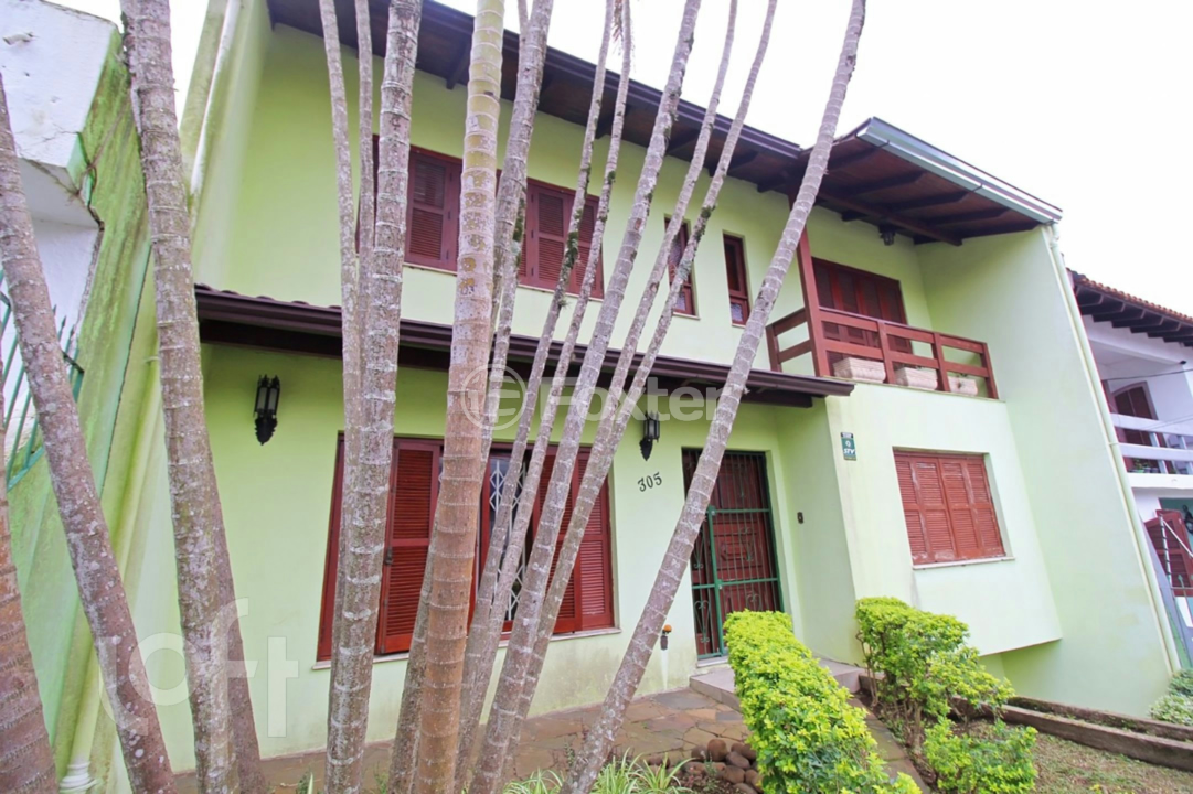 Casa à venda com 3 quartos, 274m² - Foto 1