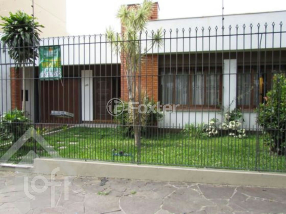 Casa à venda com 4 quartos, 234m² - Foto 1