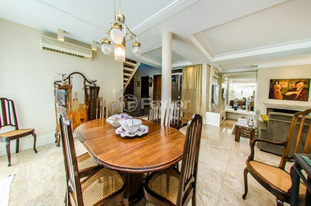 Casa à venda com 3 quartos, 308m² - Foto 2