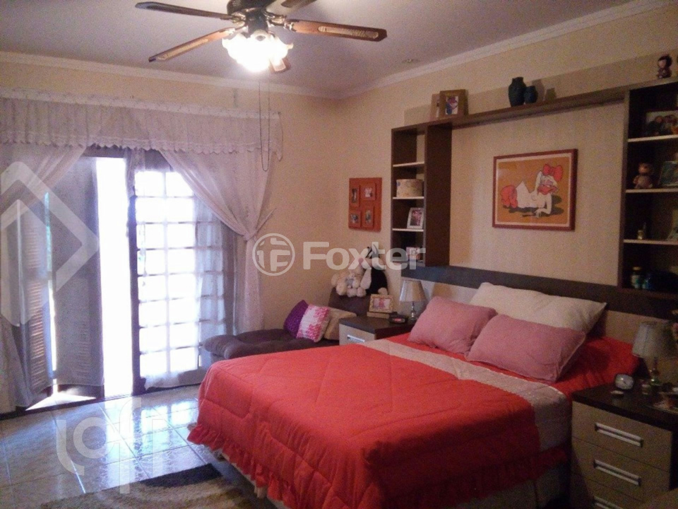Casa à venda com 3 quartos, 250m² - Foto 7