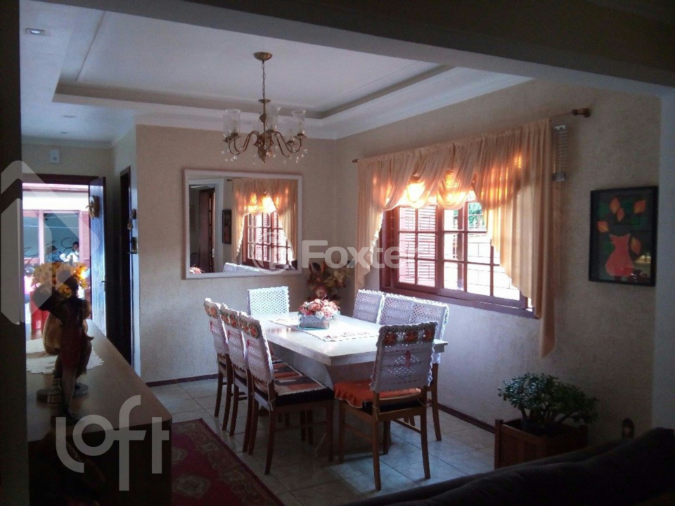 Casa à venda com 3 quartos, 250m² - Foto 3
