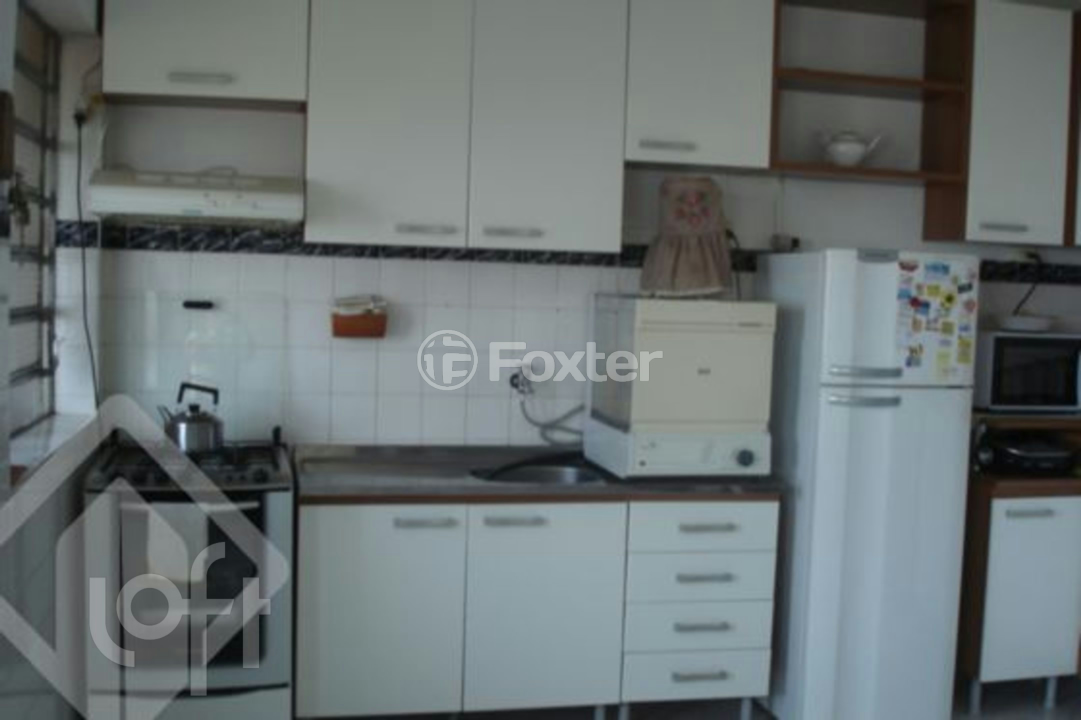 Casa à venda com 4 quartos, 222m² - Foto 1