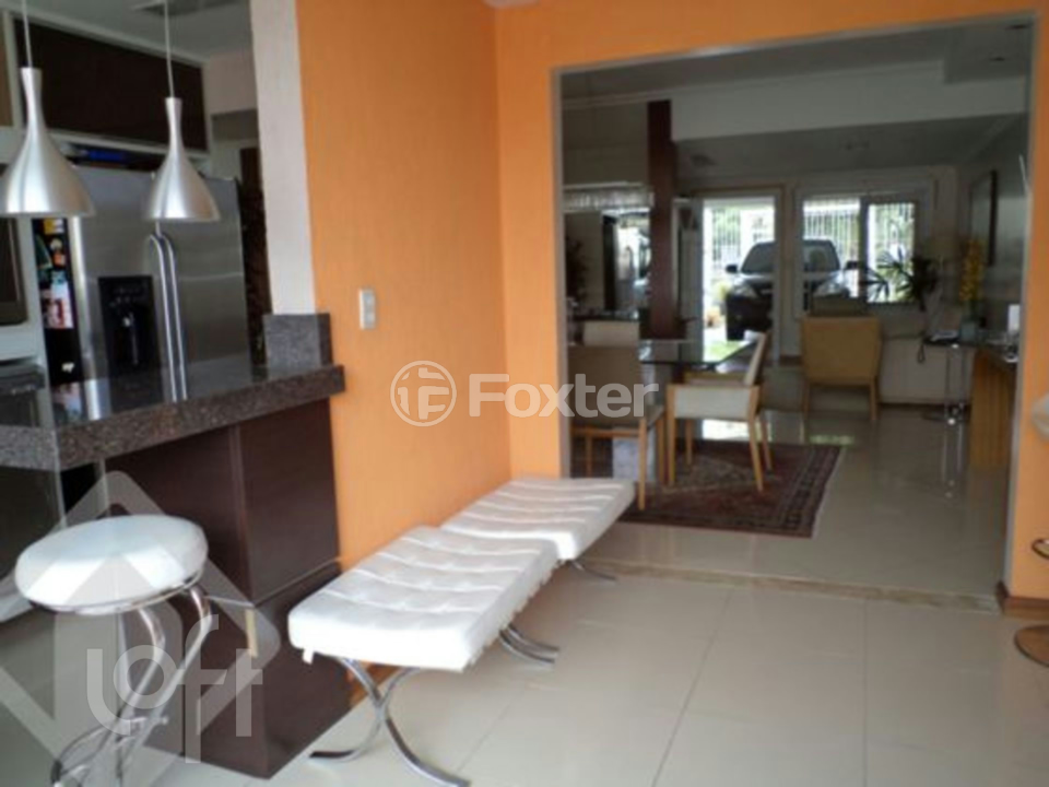 Casa à venda com 3 quartos, 150m² - Foto 2