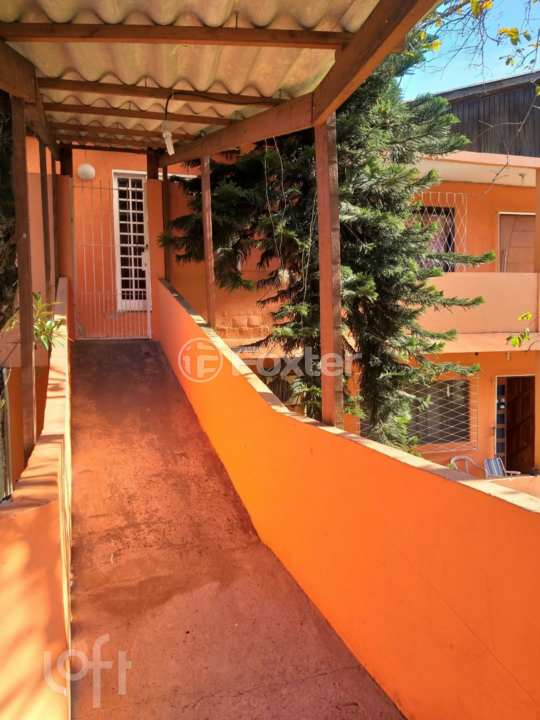 Casa à venda com 4 quartos, 200m² - Foto 1