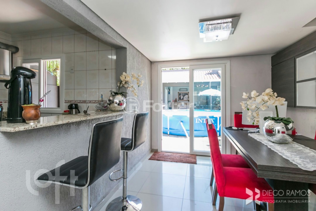 Casa à venda com 3 quartos, 171m² - Foto 4