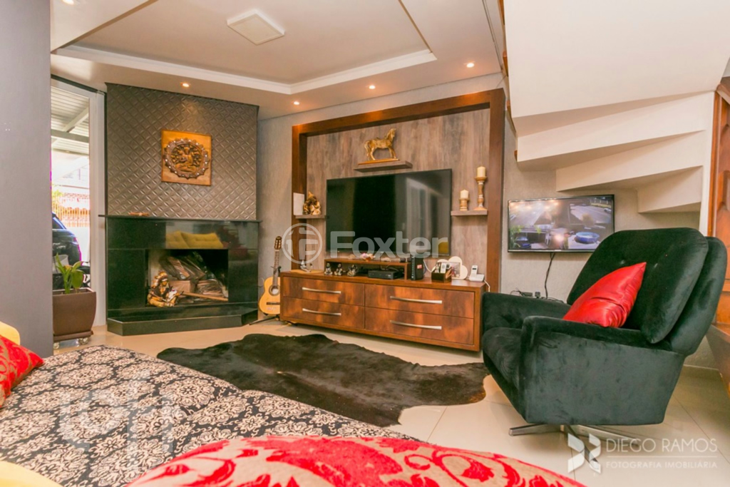 Casa à venda com 3 quartos, 171m² - Foto 1