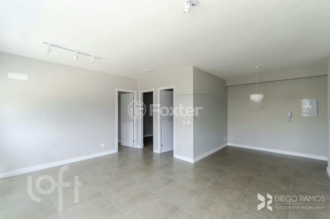 Apartamento à venda com 3 quartos, 67m² - Foto 2