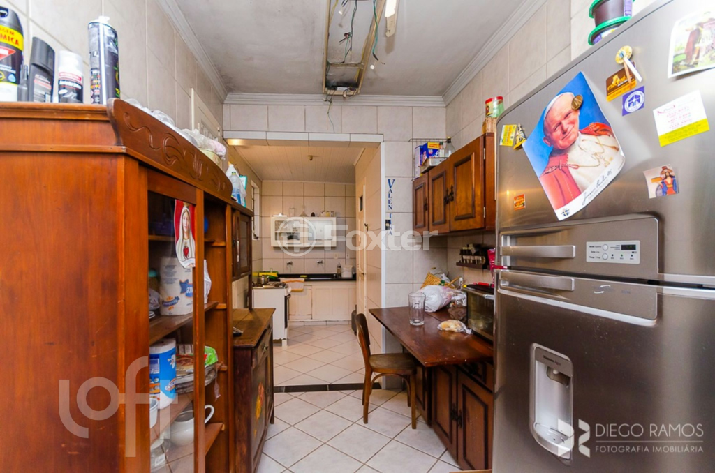 Casa à venda com 3 quartos, 200m² - Foto 2