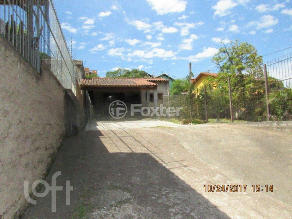Casa à venda com 3 quartos, 156m² - Foto 1
