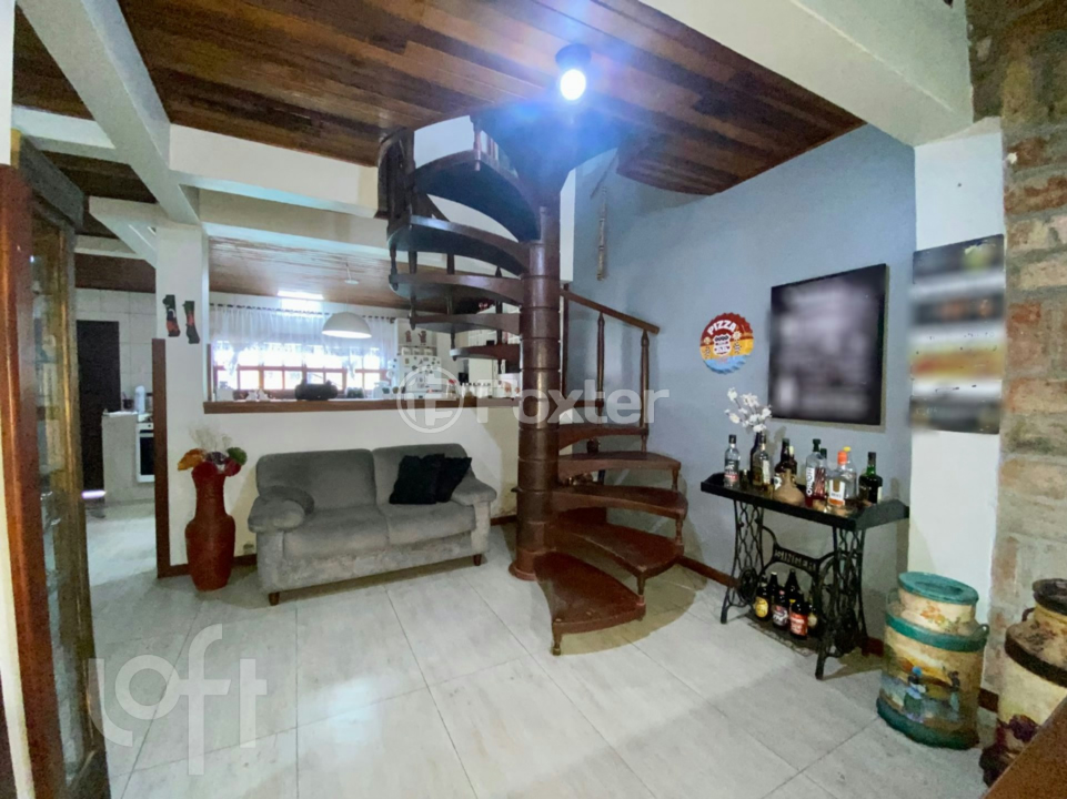 Casa à venda com 4 quartos, 295m² - Foto 1