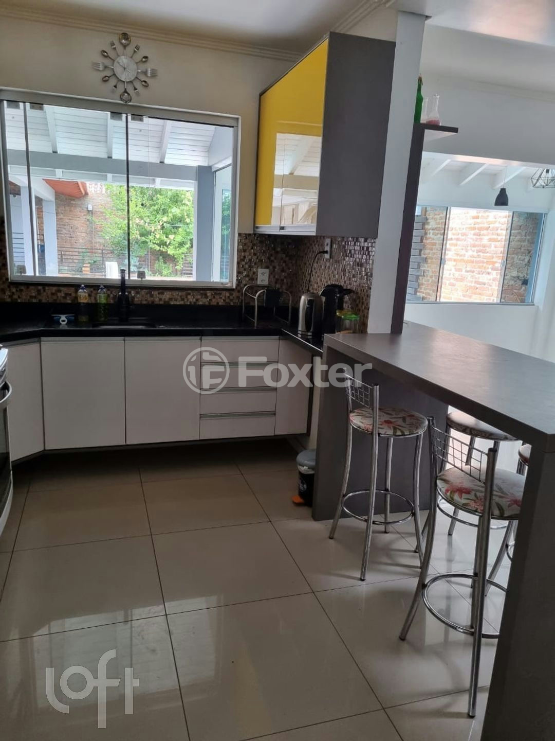 Casa à venda com 3 quartos, 217m² - Foto 2
