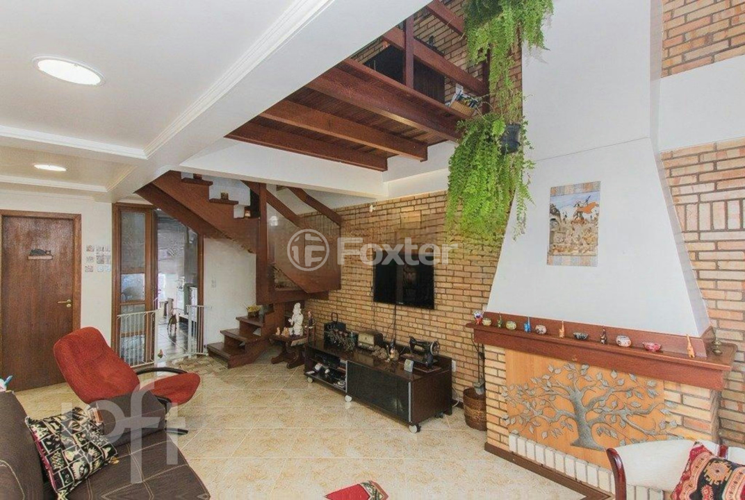 Casa à venda com 3 quartos, 177m² - Foto 1