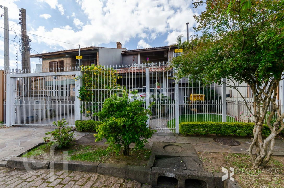Casa à venda com 3 quartos, 219m² - Foto 52