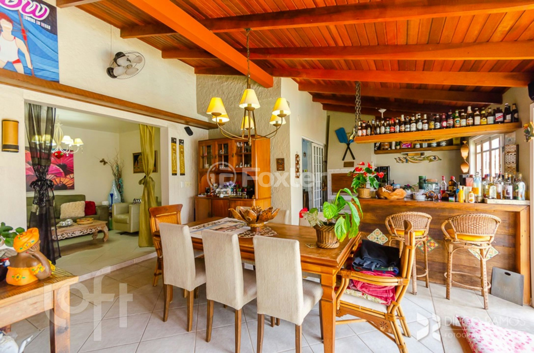 Casa à venda com 3 quartos, 219m² - Foto 4