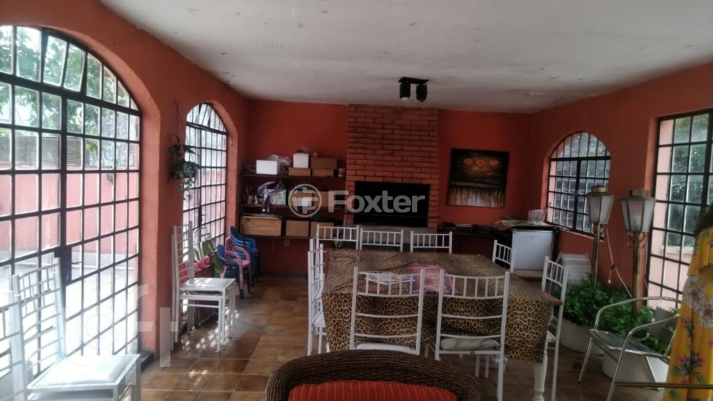 Casa à venda com 3 quartos, 280m² - Foto 1
