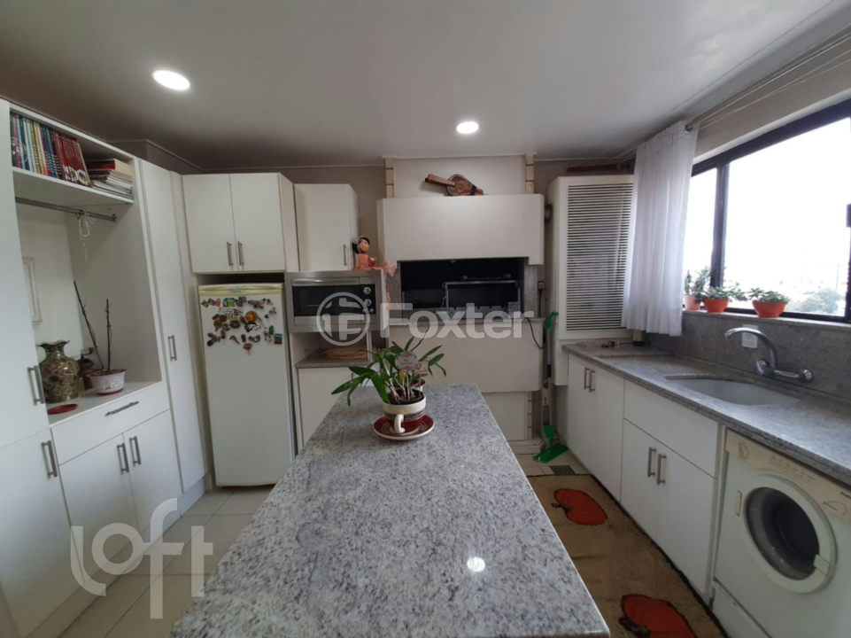 Apartamento à venda com 3 quartos, 241m² - Foto 6