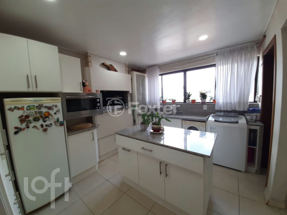 Apartamento à venda com 3 quartos, 241m² - Foto 4