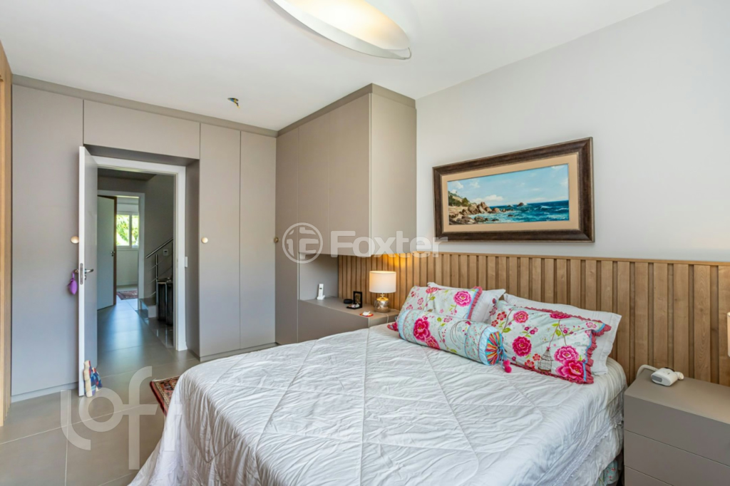 Casa de Condomínio à venda com 3 quartos, 240m² - Foto 25