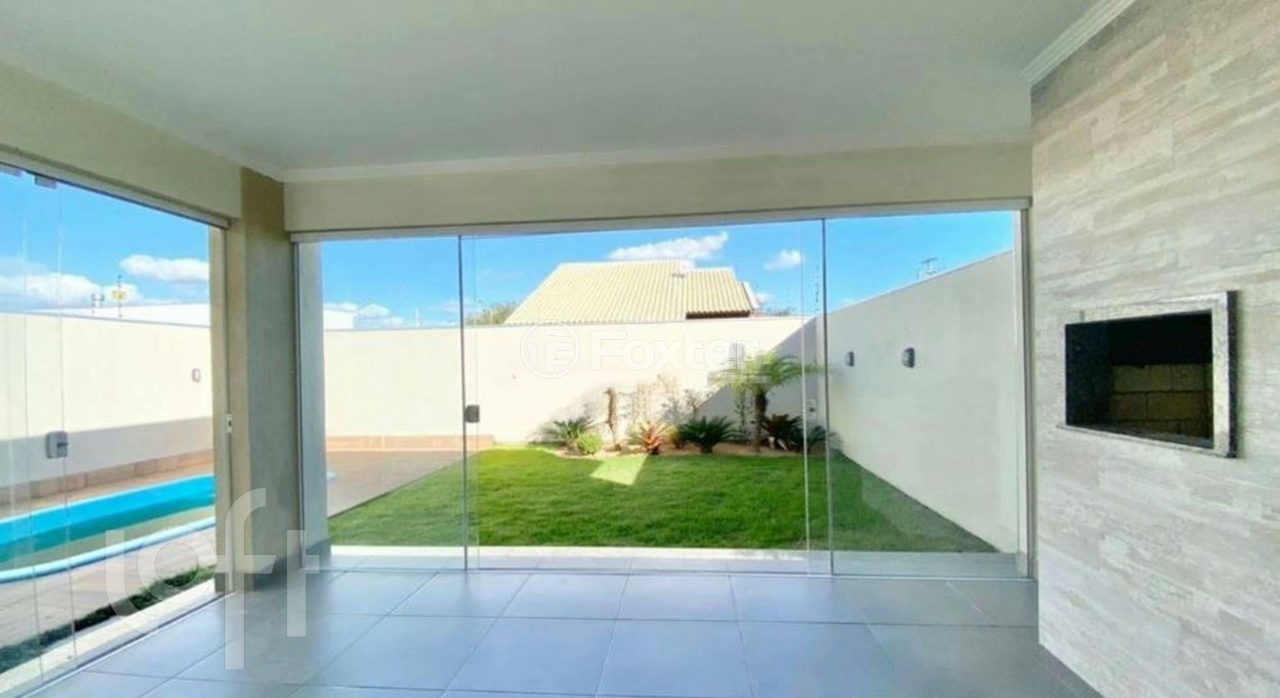 Casa à venda com 3 quartos, 135m² - Foto 1
