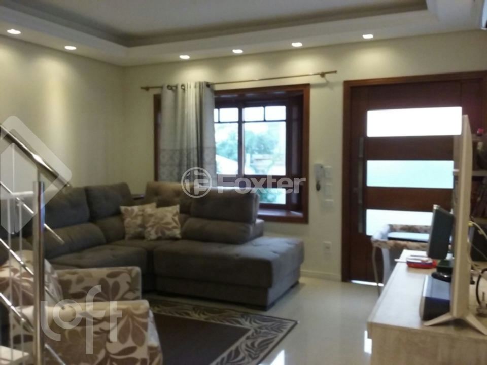 Casa à venda com 3 quartos, 243m² - Foto 2
