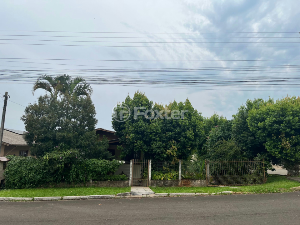 Casa à venda com 4 quartos, 66m² - Foto 1