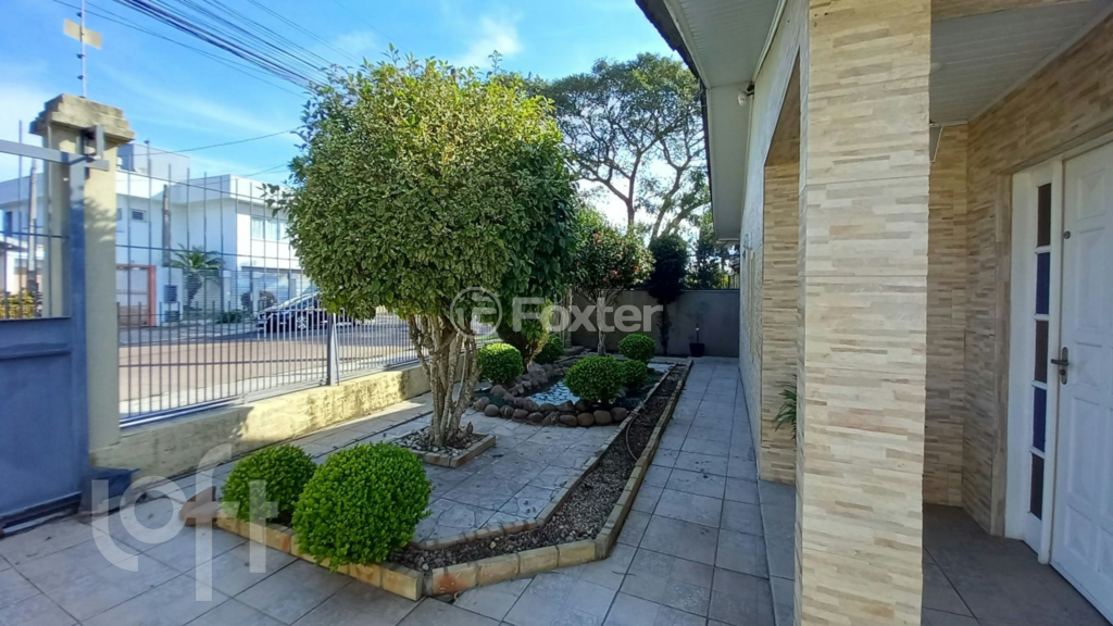 Casa à venda com 3 quartos, 120m² - Foto 1