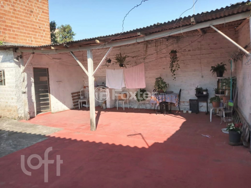 Casa à venda com 3 quartos, 32m² - Foto 2