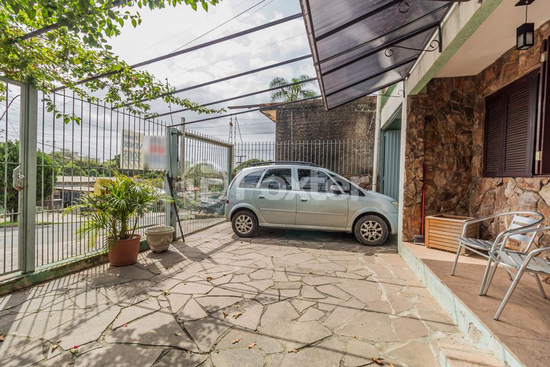 Casa à venda com 6 quartos, 247m² - Foto 2
