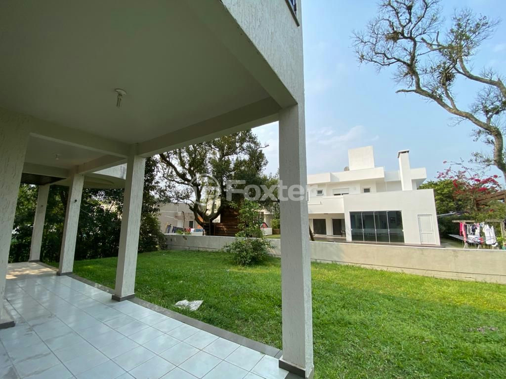 Casa de Condomínio à venda com 3 quartos, 275m² - Foto 2