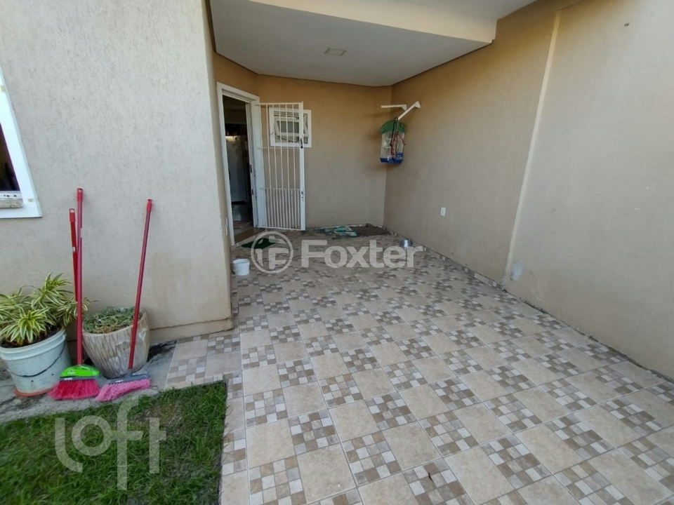 Casa à venda com 3 quartos, 131m² - Foto 1