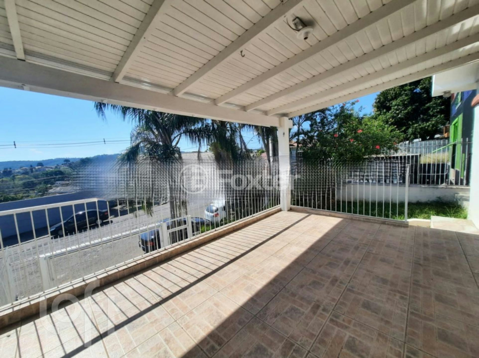 Casa à venda com 3 quartos, 288m² - Foto 2