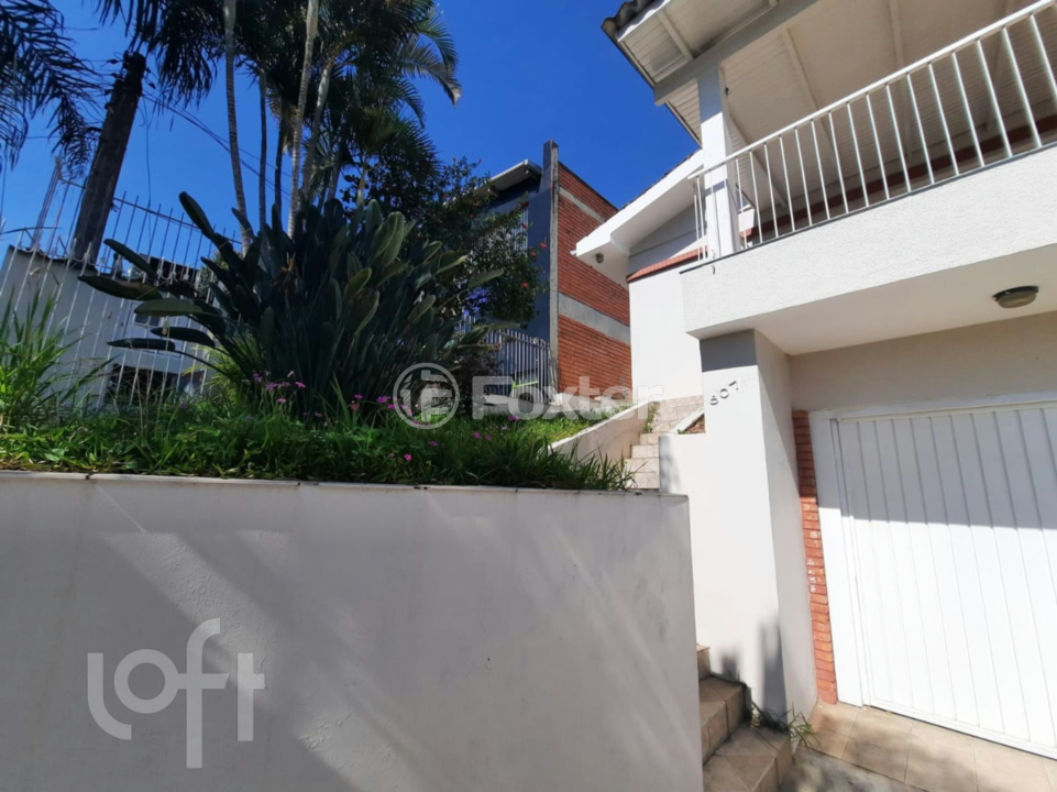 Casa à venda com 3 quartos, 288m² - Foto 1